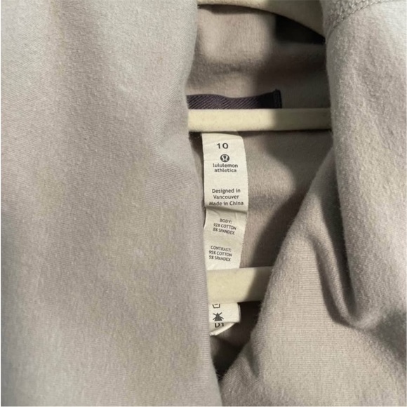 Lululemon - Sz. 10 - Method Wrap - Gray - Ombre Lining - Picture 7 of 7